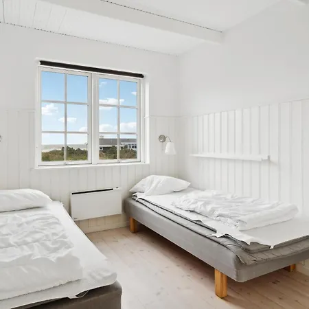 Holiday home 4 Bedroom Awesome In Knebel