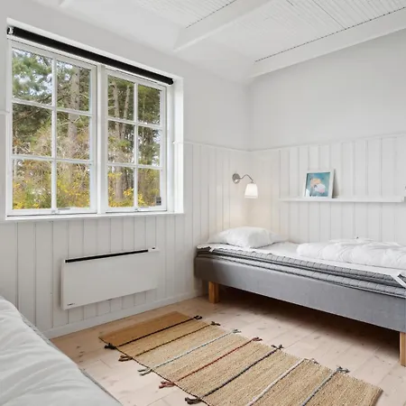4 Bedroom Awesome In * Knebel