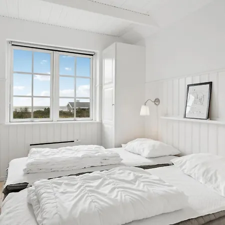 4 Bedroom Awesome In Ferienhaus